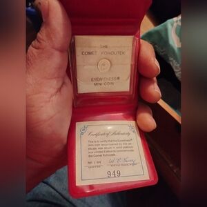 Eyewitness The Comet Platinum Kohoutek Mini-Coin in Red Display Case